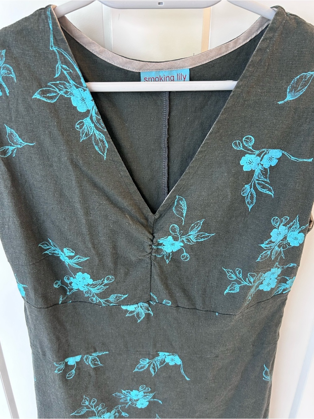 Smoking Lily Soft Charcoal Grey Floral V-Neck Midi Dress with Aqua Print - Picture 2 of 11